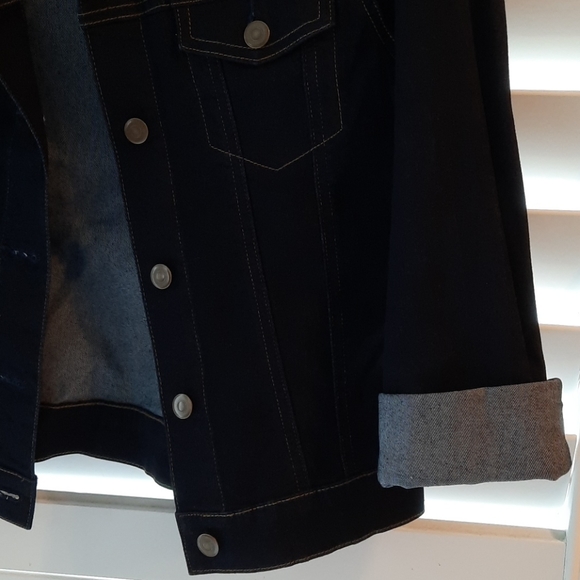 Womens Uniqlo dark blue jean jacket - size small - Picture 3 of 5
